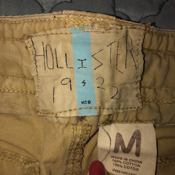 Hollister Cargo Shorts - Picture 2 of 2